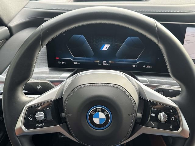 Certified 2025 BMW i7 xDrive60 image 26