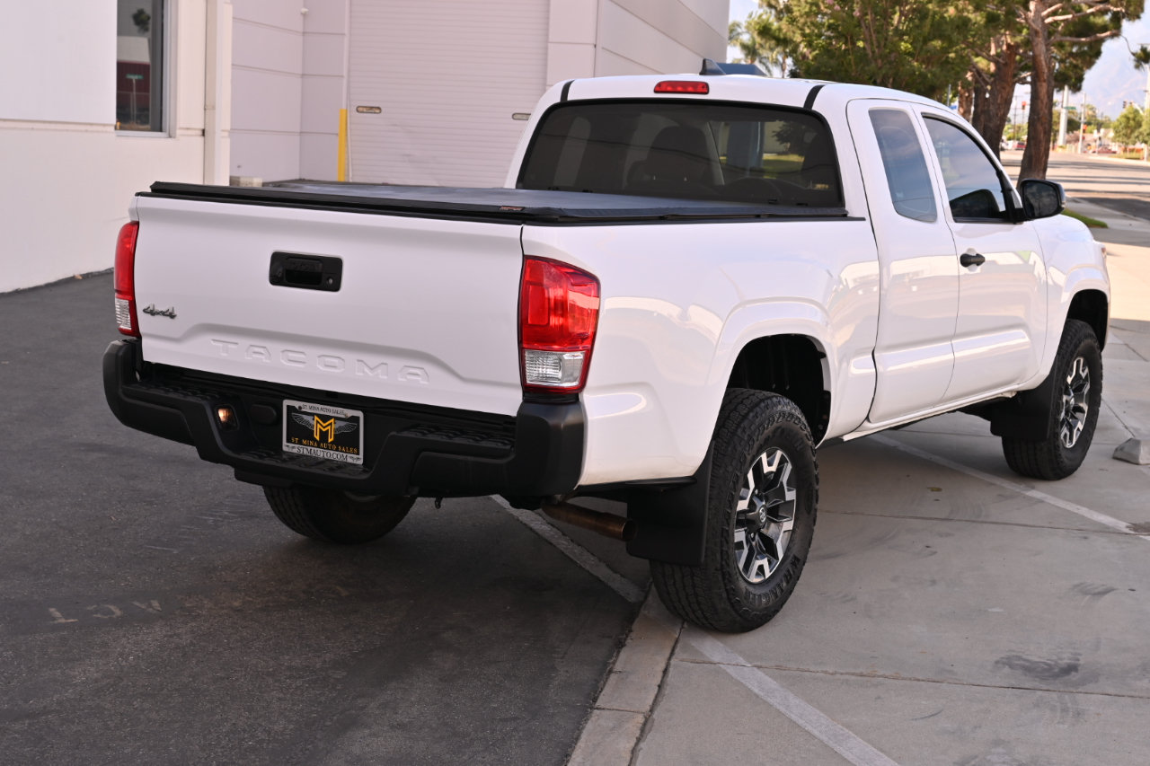 Used 2017 Toyota Tacoma SR AWD/4WD image 7