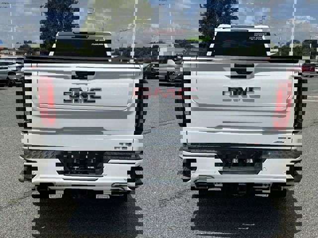 Used 2023 GMC Sierra 1500 AT4 image 4