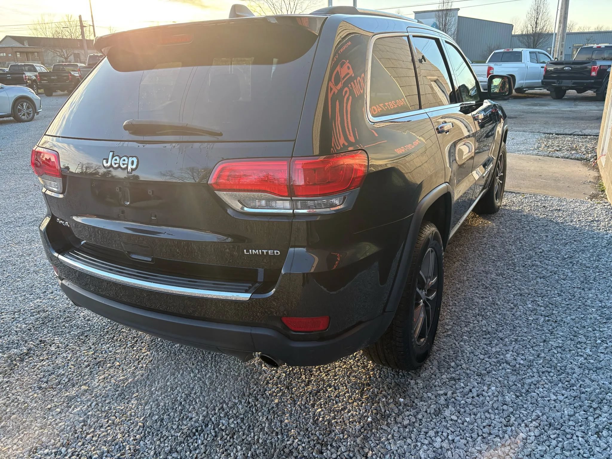 Used 2018 Jeep Grand Cherokee Limited AWD/4WD image 4