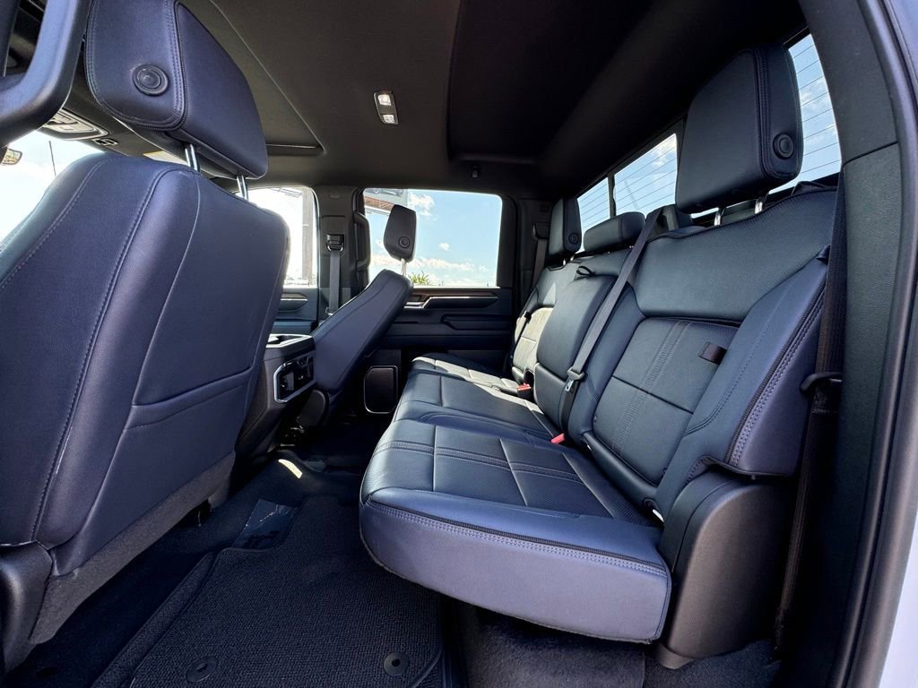 Used 2024 Chevrolet Silverado 3500 High Country w/ High Country Premium Package AWD/4WD image 33