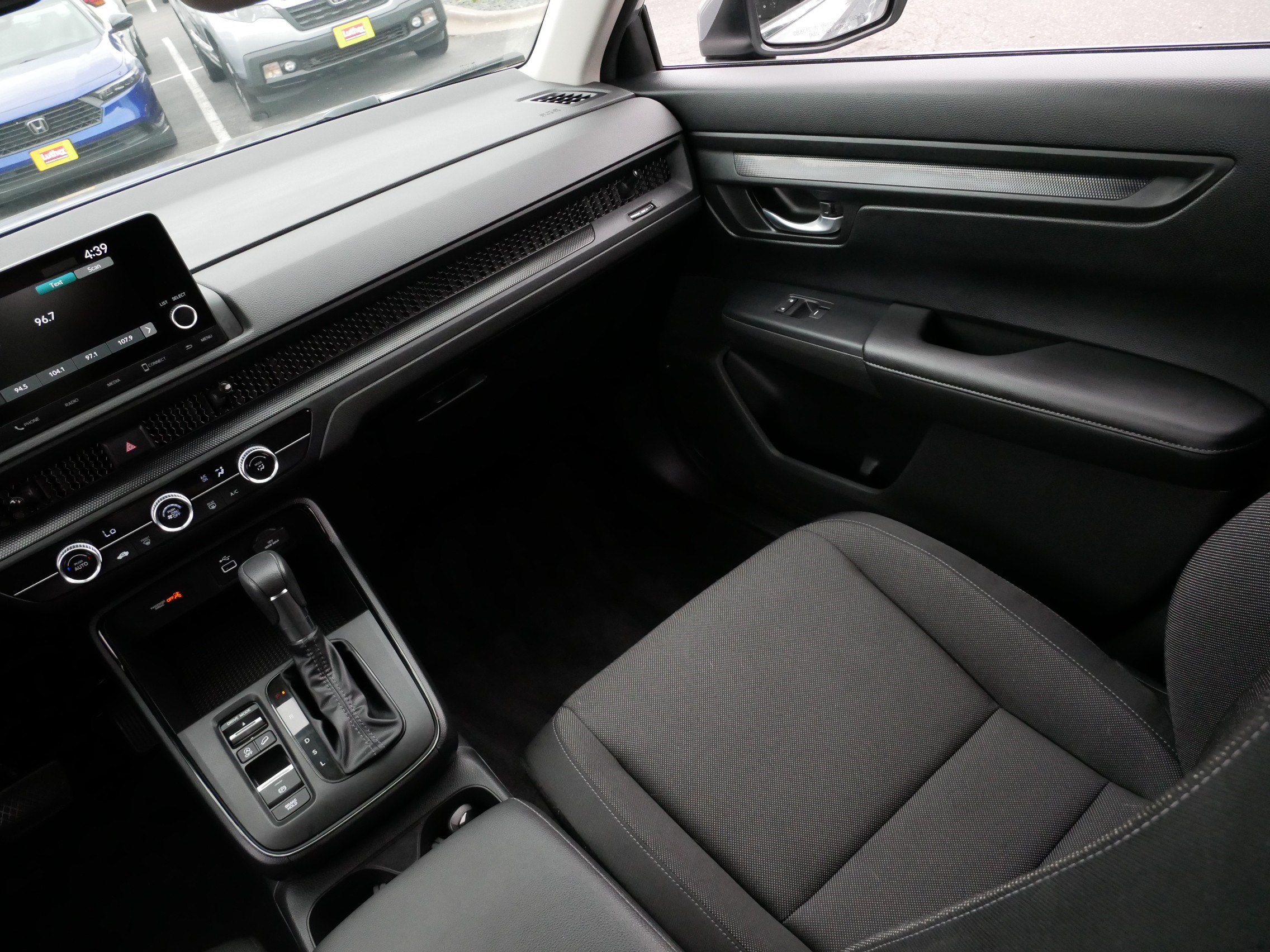 Used 2024 Honda CR-V LX image 11
