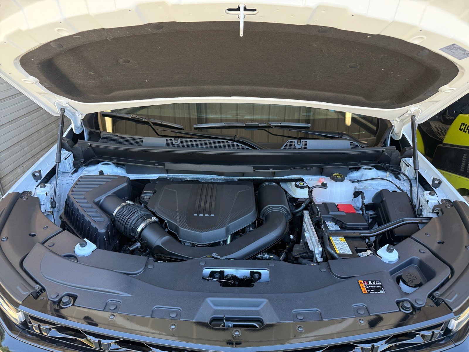 New 2027 Chevrolet Traverse RS w/ LPO, Floor Liner Package FWD image 30
