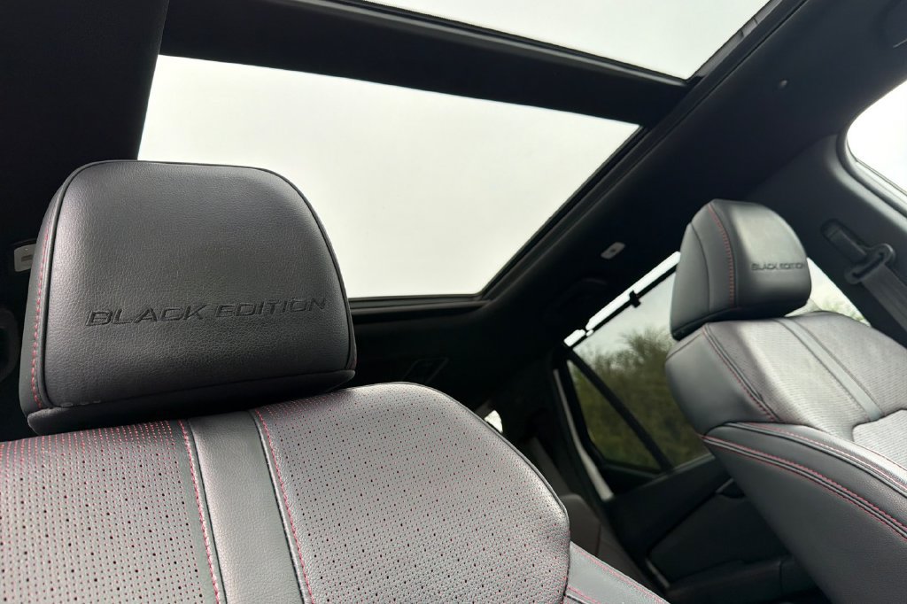 Certified 2025 Honda Pilot Black Edition image 19