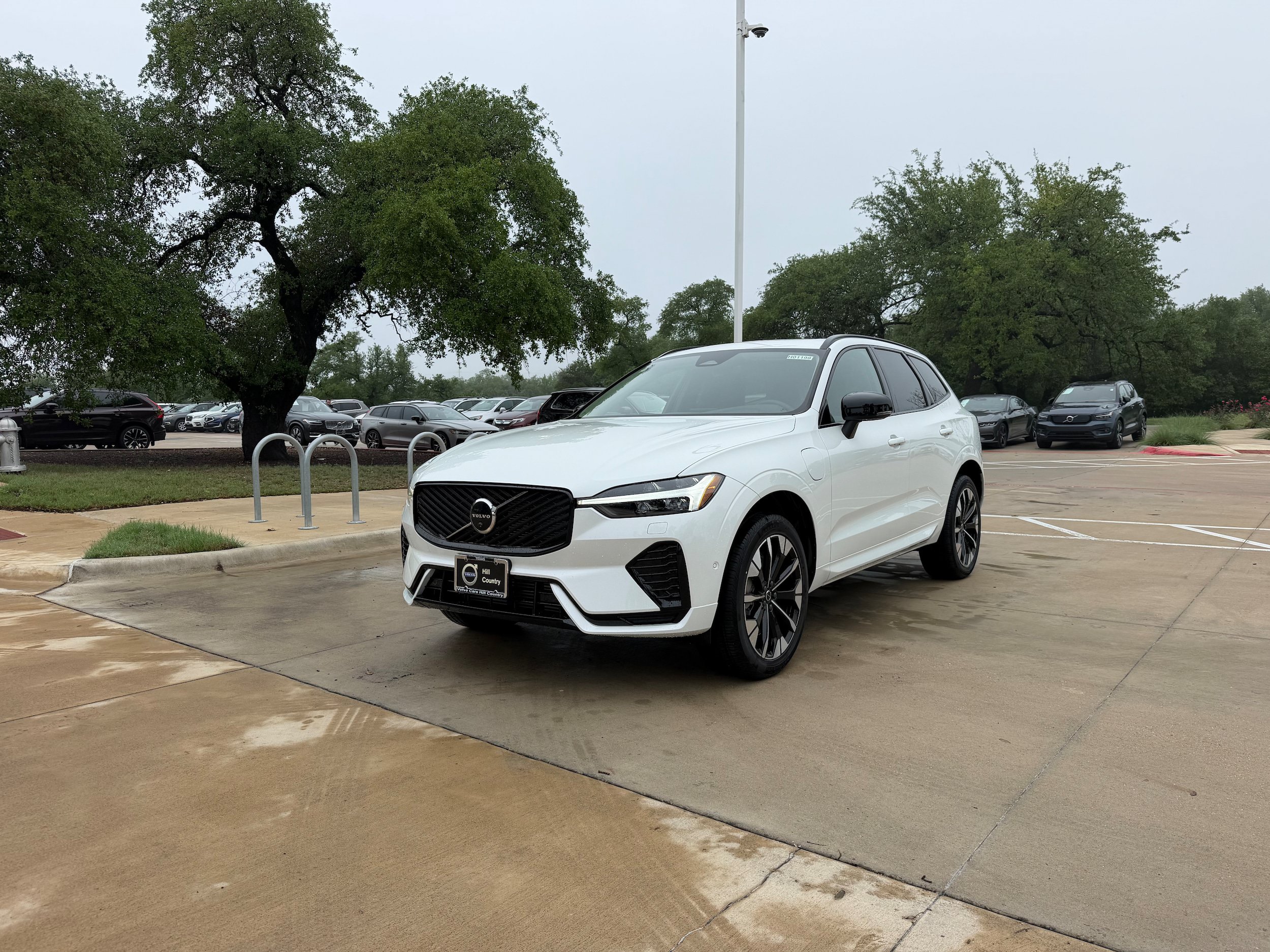 New 2026 Volvo XC60 T8 Plus w/ Protection Package Premier AWD/4WD image 2