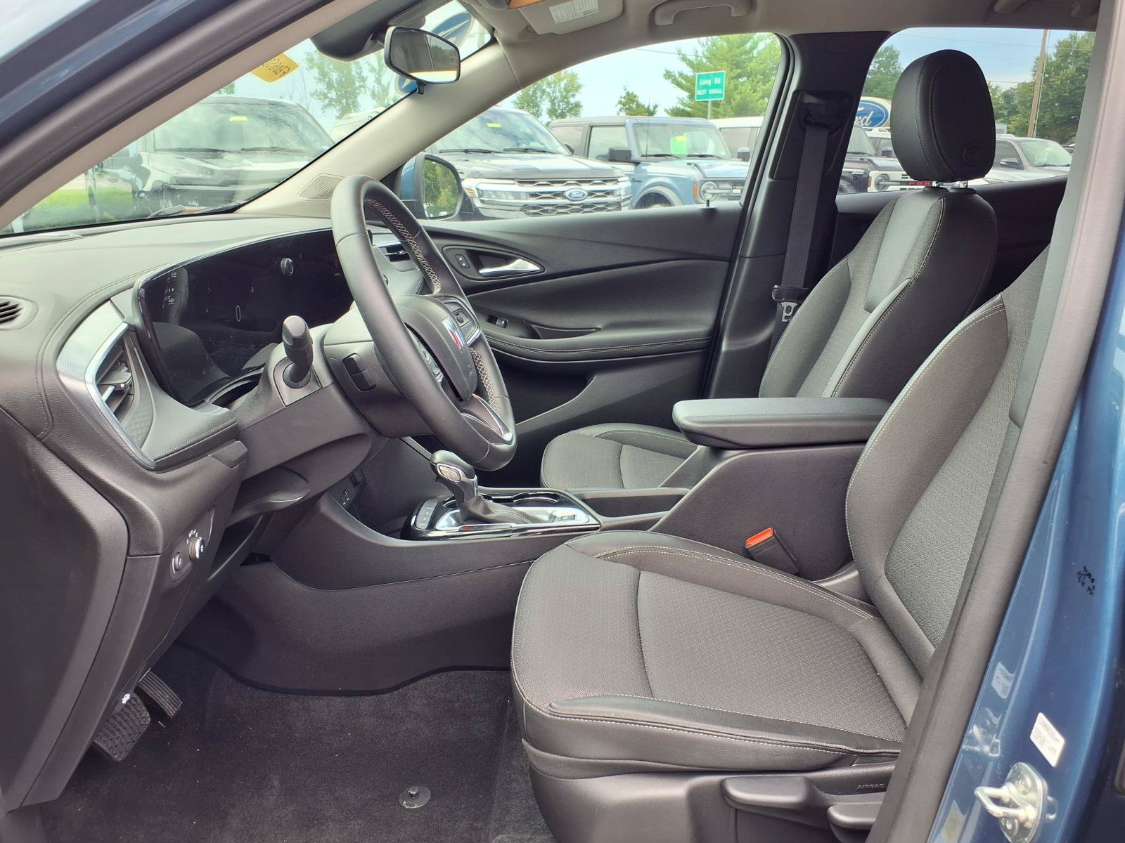 Used 2024 Buick Encore GX Preferred AWD/4WD image 21