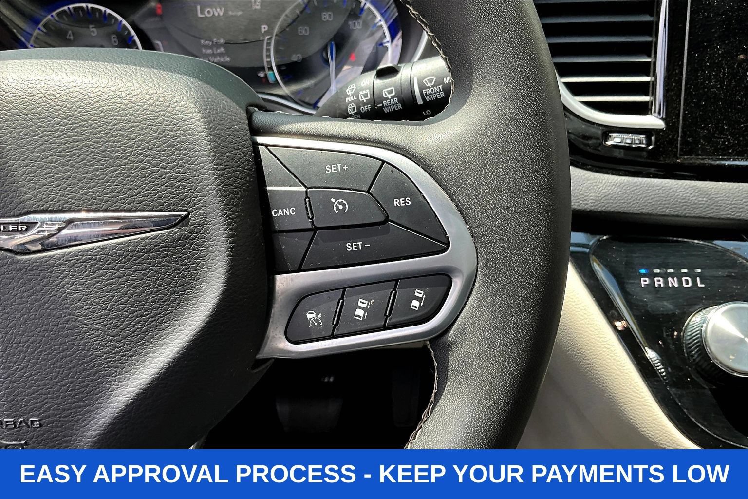 Used 2024 Chrysler Pacifica Touring-L FWD image 16