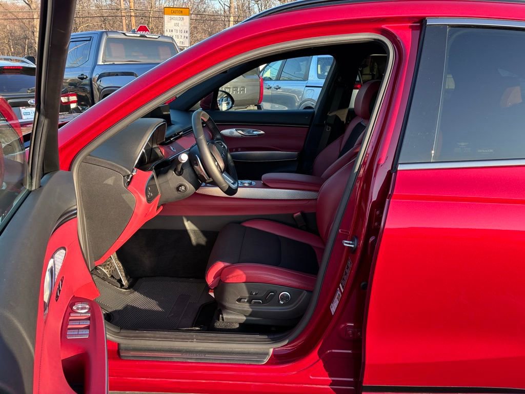 Used 2025 Genesis GV70 3.5T Sport image 23