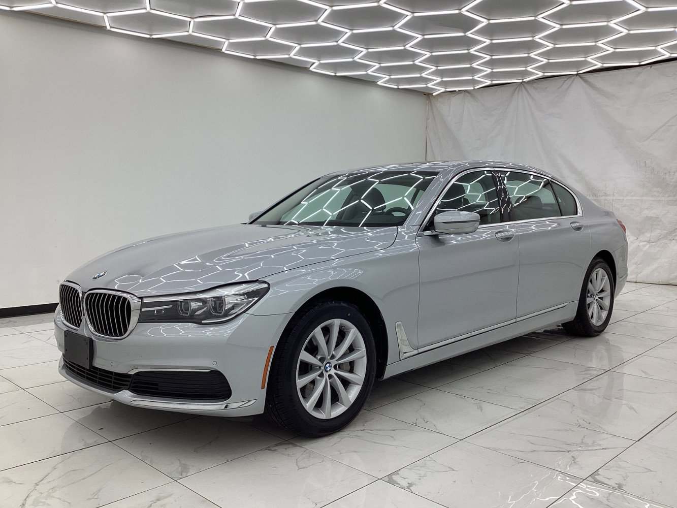 Used 2019 BMW 740i xDrive image 6