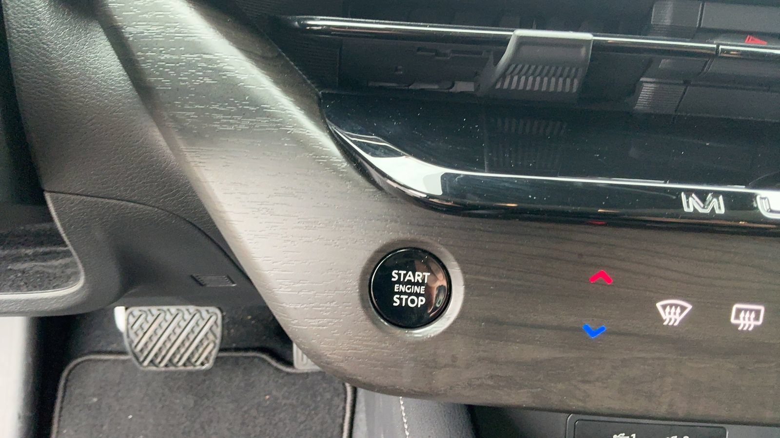 Certified 2025 Nissan Murano SL AWD/4WD image 24