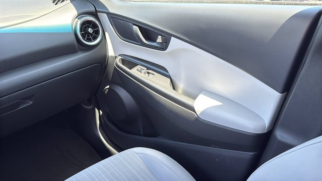 Used 2023 Hyundai Kona SEL FWD image 29