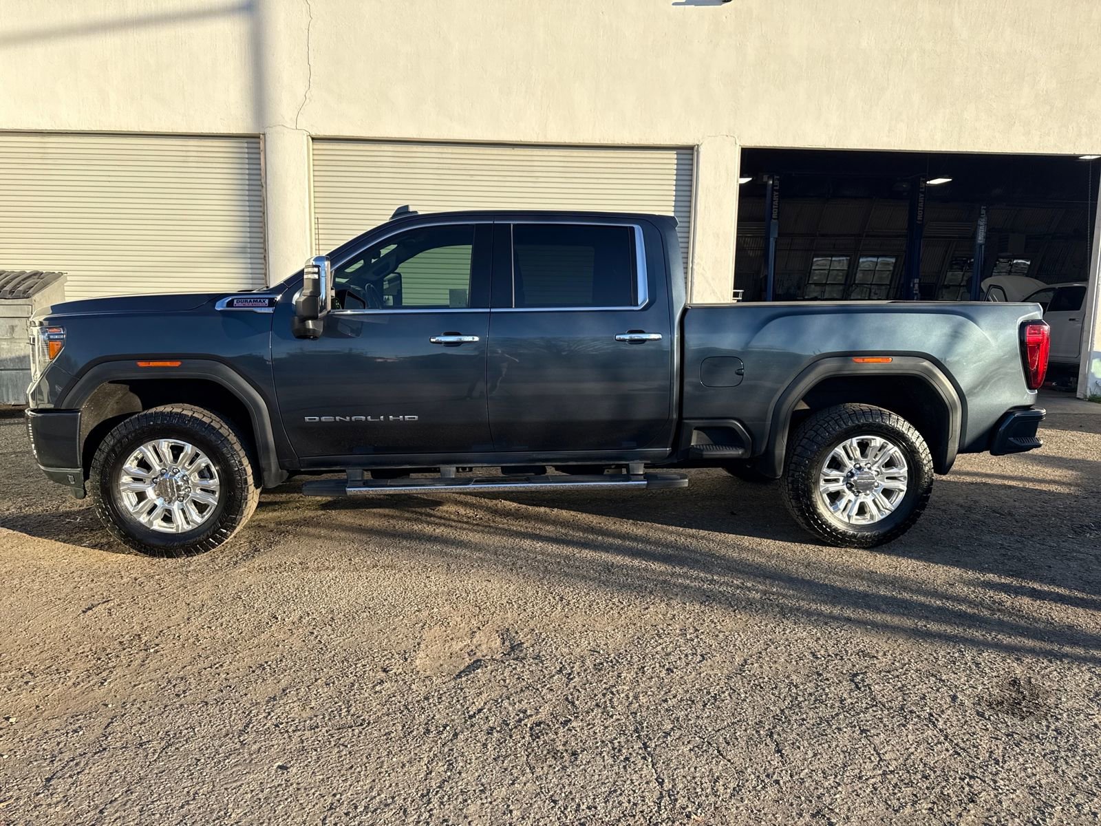 Used 2020 GMC Sierra 2500 Denali w/ Technology Package image 2