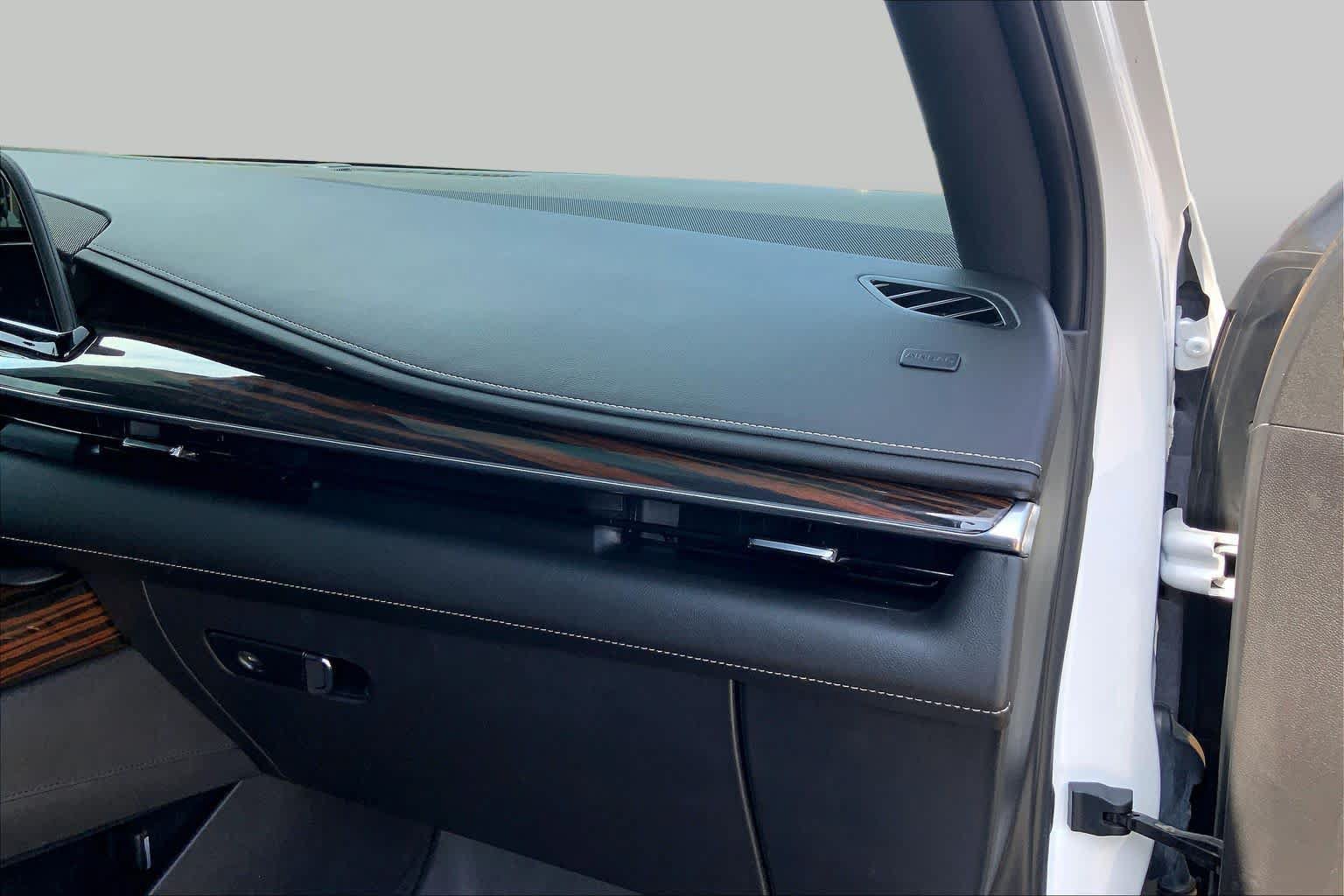 Used 2023 Cadillac Escalade Premium Luxury w/ LPO, Radiant Package AWD/4WD image 19
