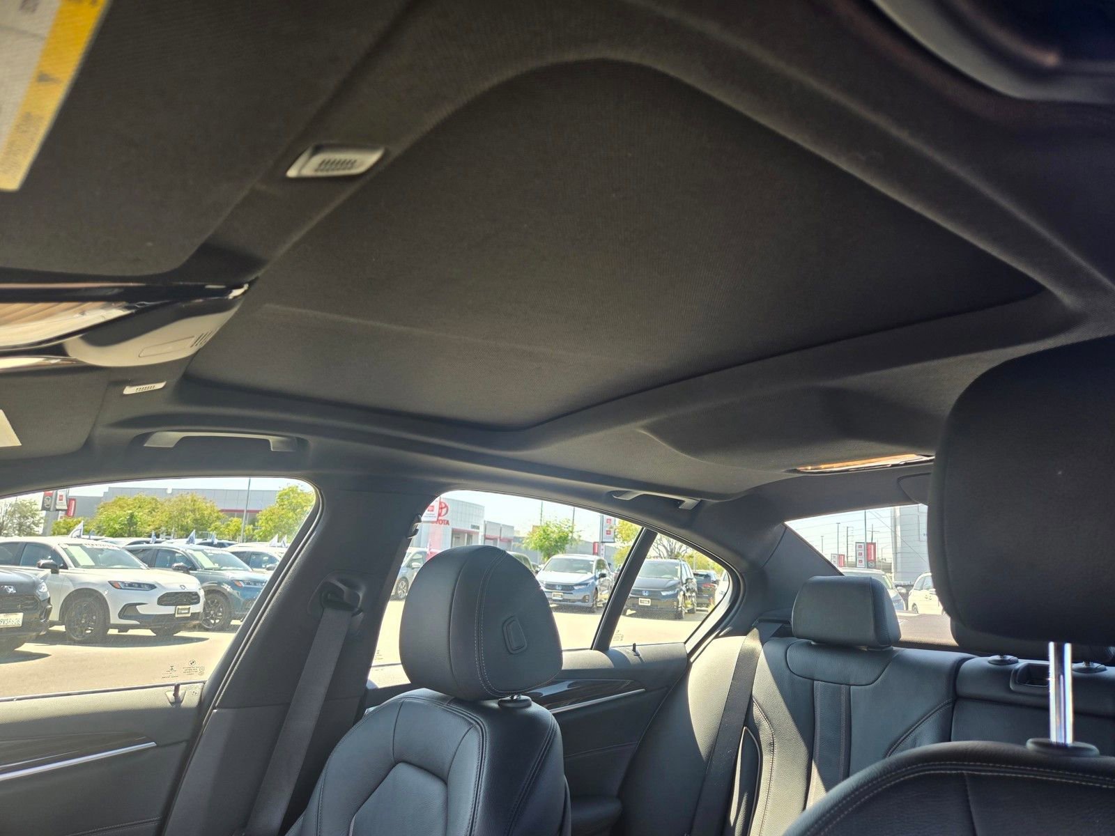 Used 2019 BMW 530e xDrive w/ Convenience Package AWD/4WD image 14
