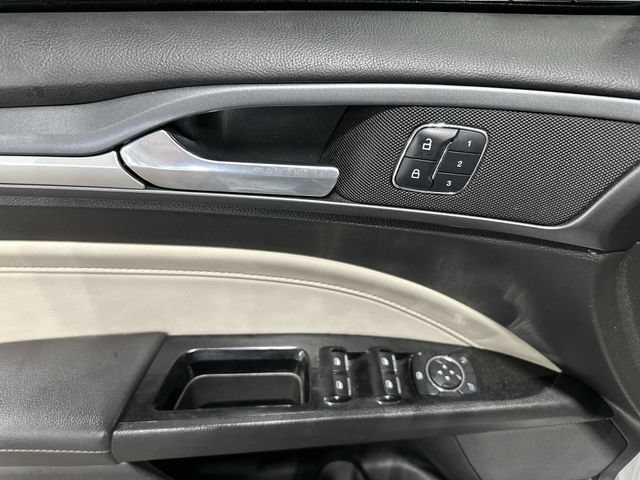 Used 2016 Ford Fusion Titanium FWD image 19