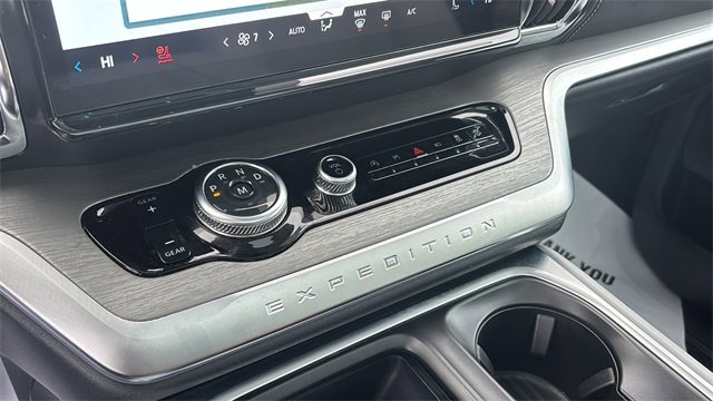 Used 2025 Ford Expedition Platinum image 21