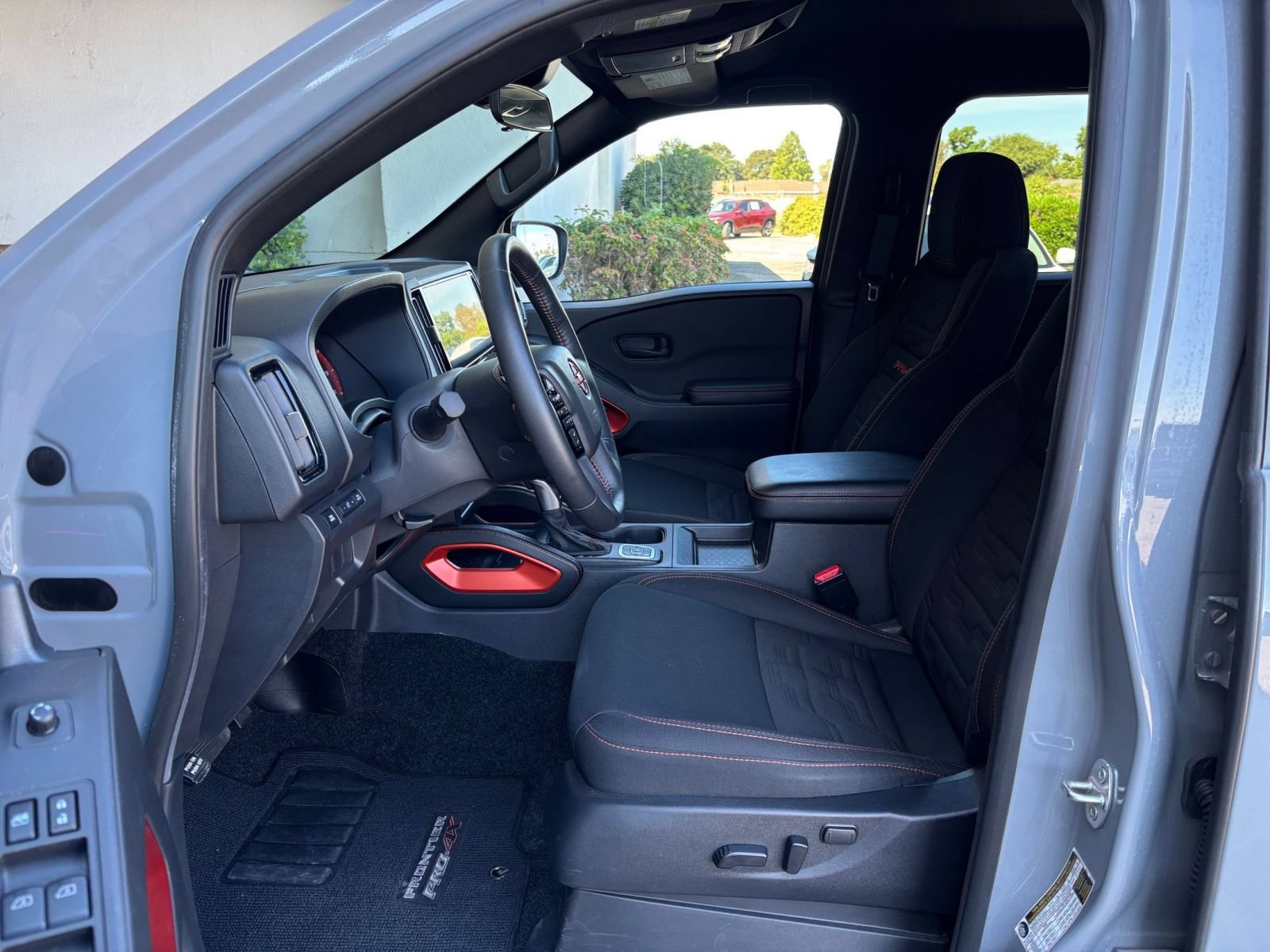 Used 2026 Nissan Frontier PRO-4X AWD/4WD image 28