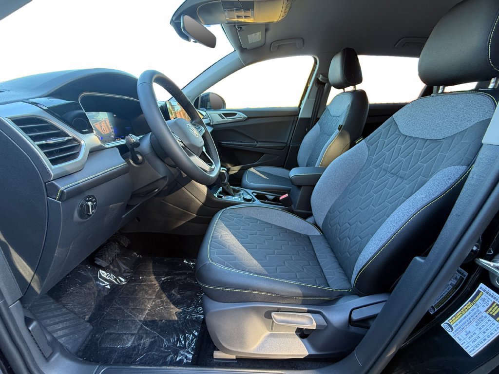 New 2027 Volkswagen Taos Sport AWD/4WD image 9