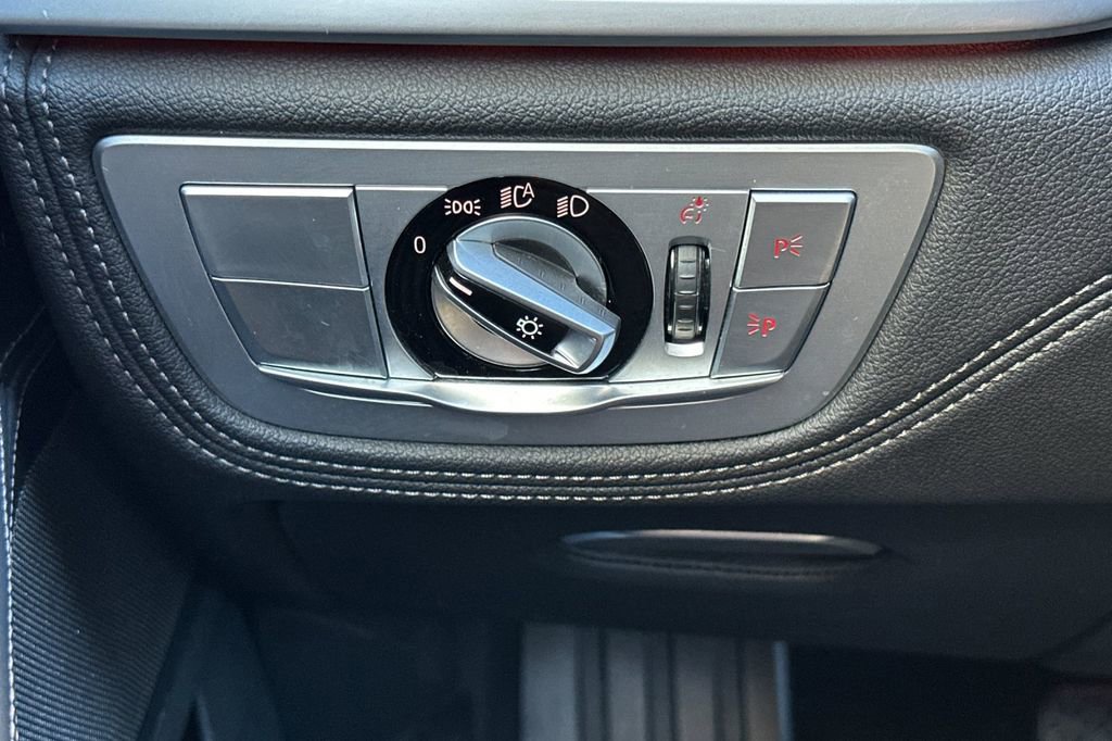 Used 2022 BMW ALPINA B7 xDrive w/ Luxury Rear Seating Package AWD/4WD image 31