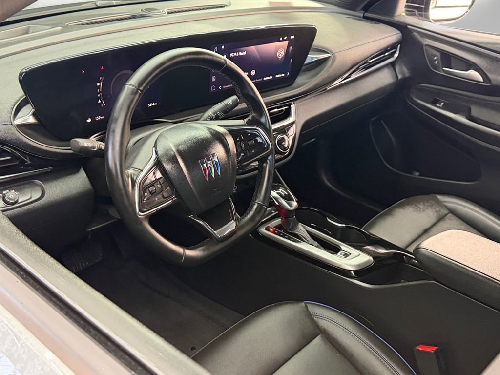 Used 2025 Buick Envista Sport Touring image 20