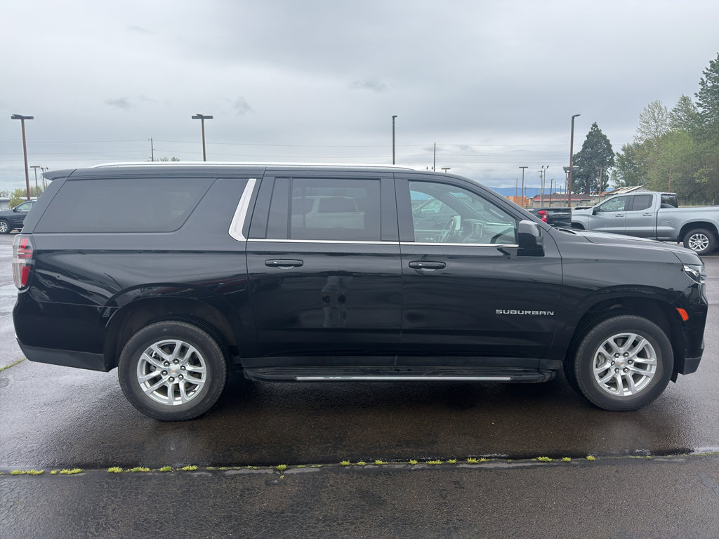 Used 2024 Chevrolet Suburban LT AWD/4WD image 8