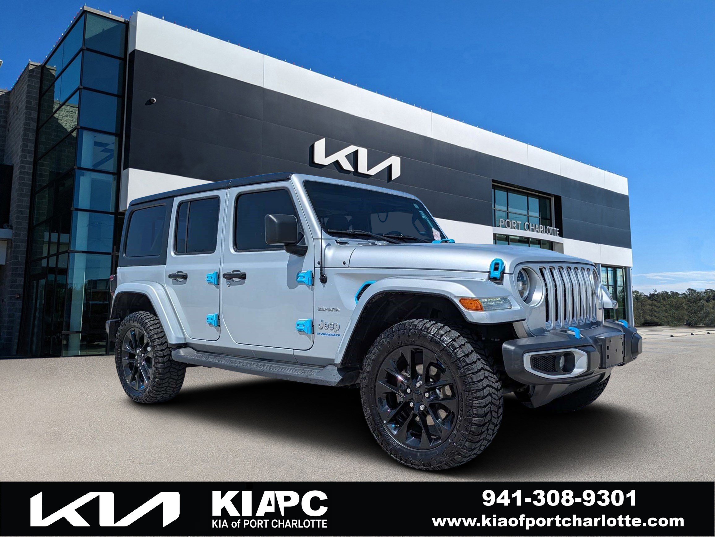 Used 2023 Jeep Wrangler Unlimited Sahara w/ Cold Weather Group AWD/4WD image 1