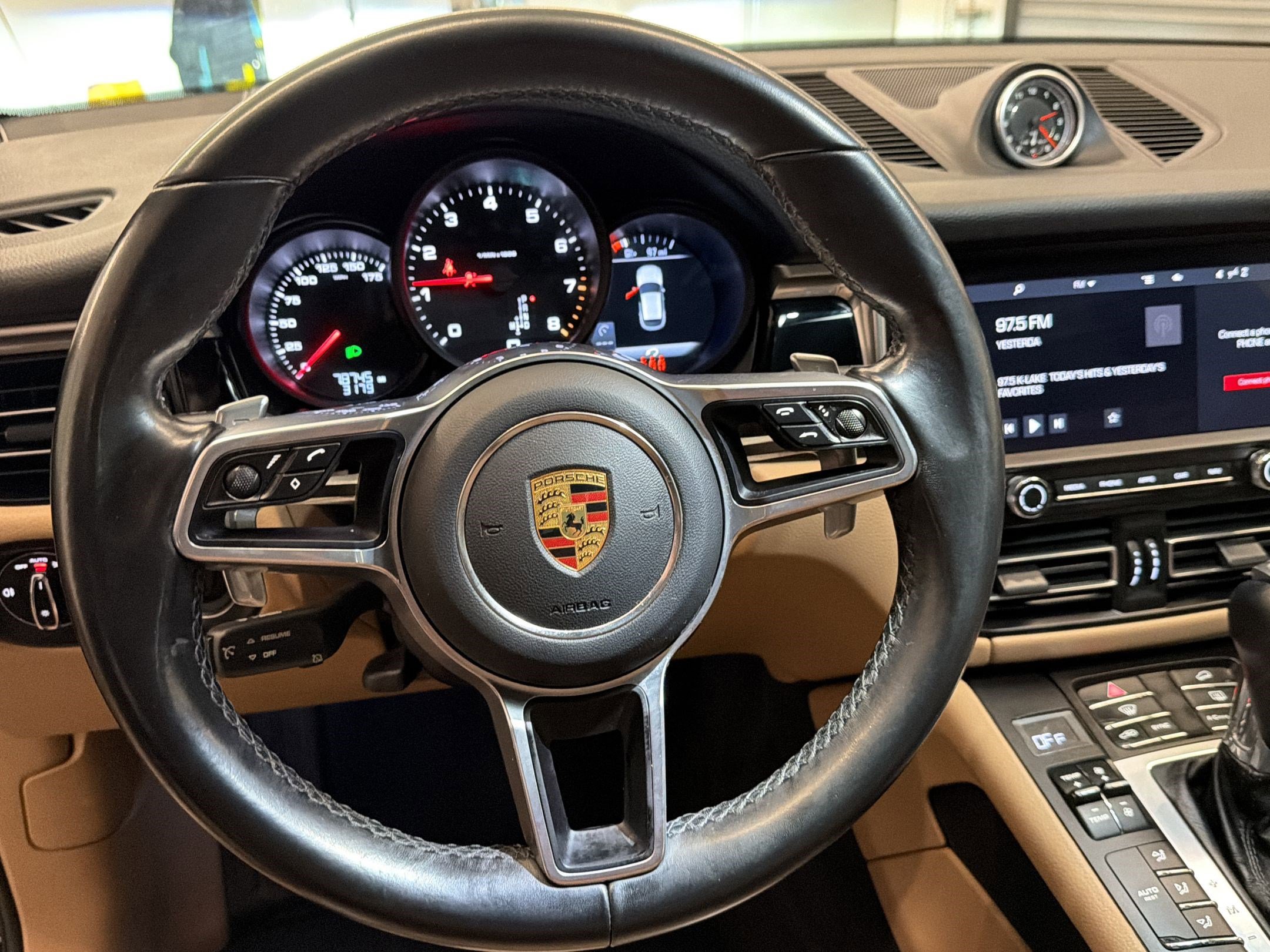 Used 2021 Porsche Macan image 21