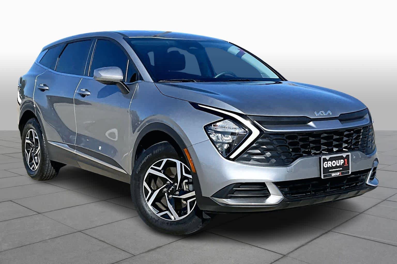 Used 2023 Kia Sportage LX AWD/4WD image 3