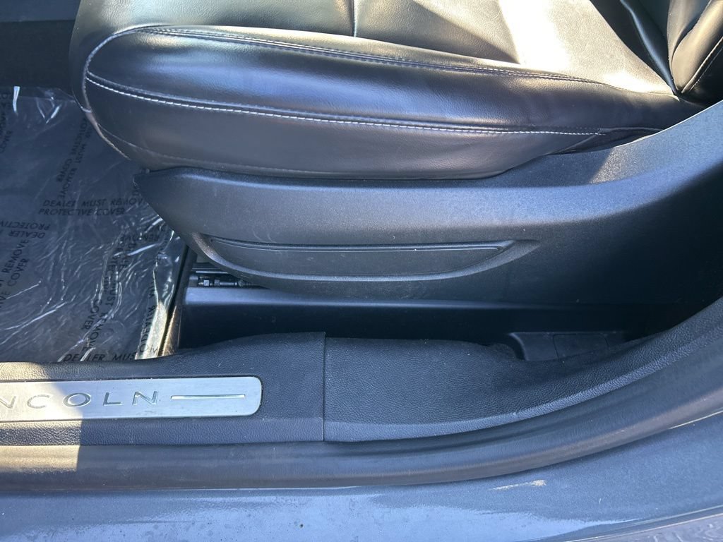 Used 2021 Lincoln Corsair FWD w/ Convenience Package image 13