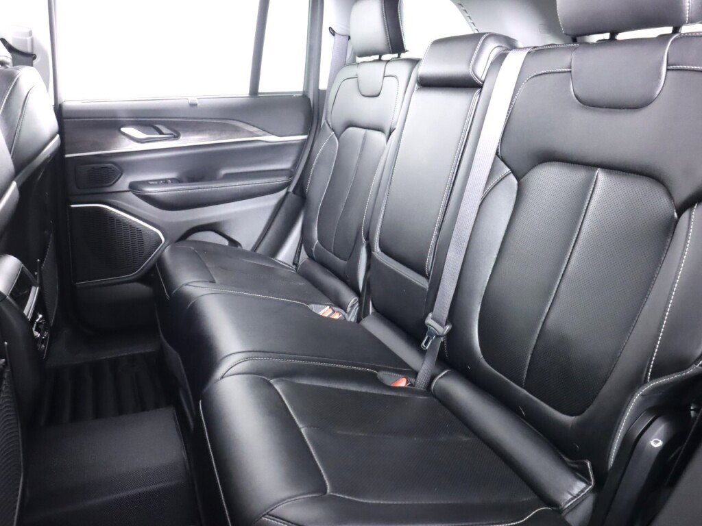 Used 2023 Jeep Grand Cherokee 30th Anniversary image 42