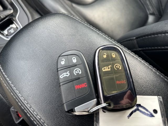 Used 2019 Jeep Cherokee Limited image 34