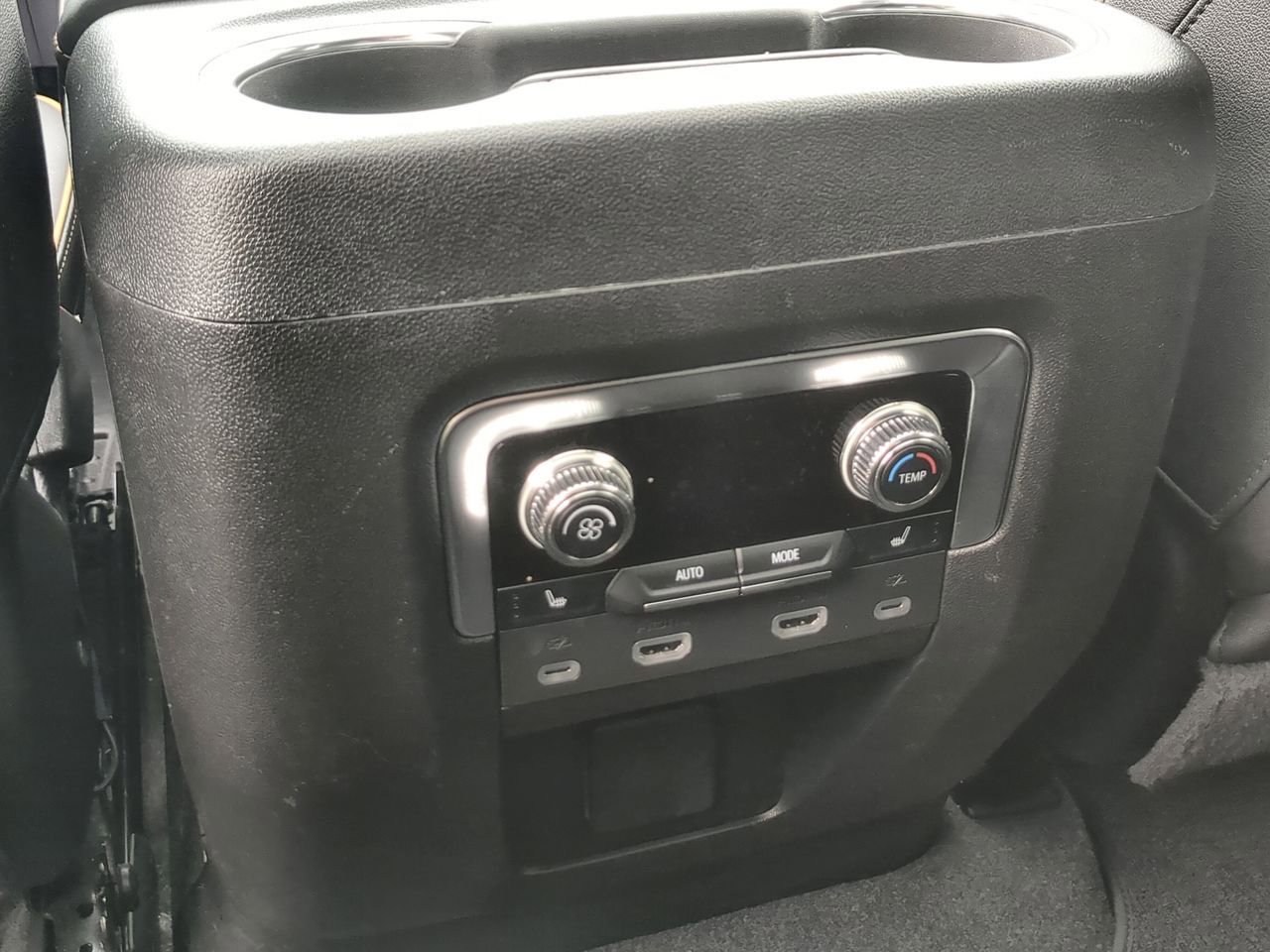 Used 2024 GMC Yukon AT4 w/ Technology Package image 22