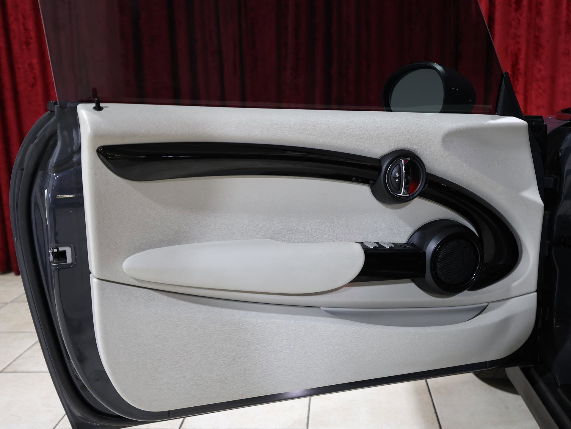 Used 2016 MINI Cooper S image 13