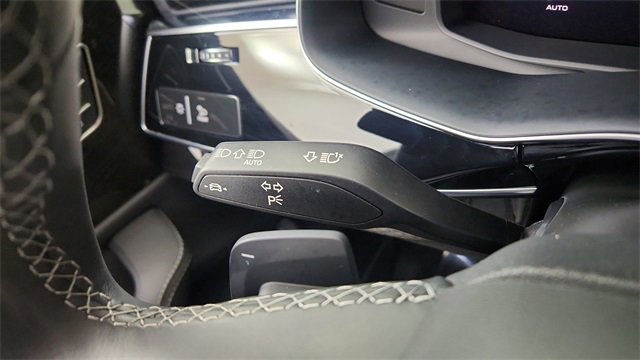 Used 2025 Audi Q8 Prestige w/ Prestige Package image 41