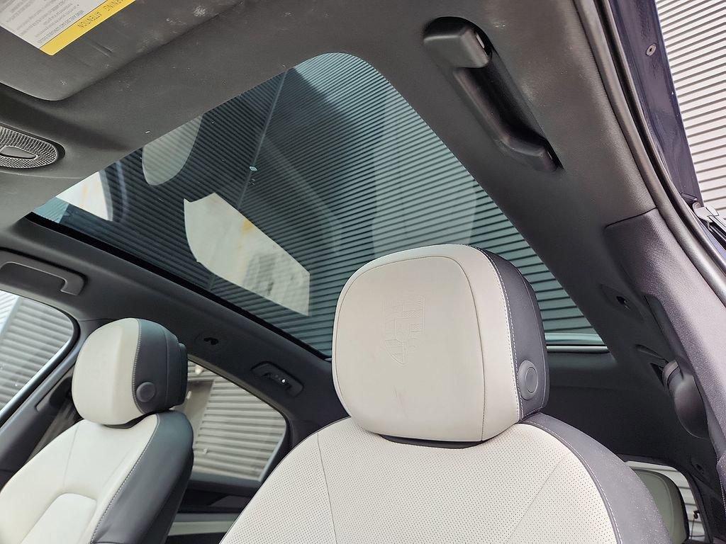 Certified 2025 Porsche Cayenne Coupe image 12