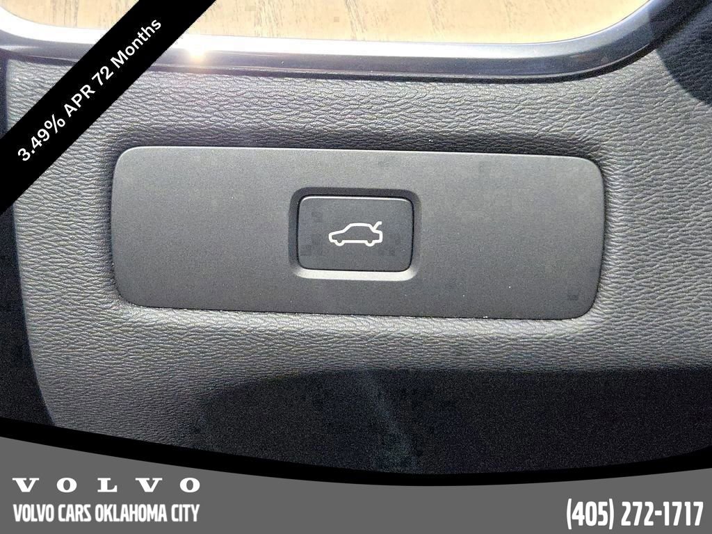 Used 2026 Volvo XC60 B5 Core w/ Protection Package Premier image 24