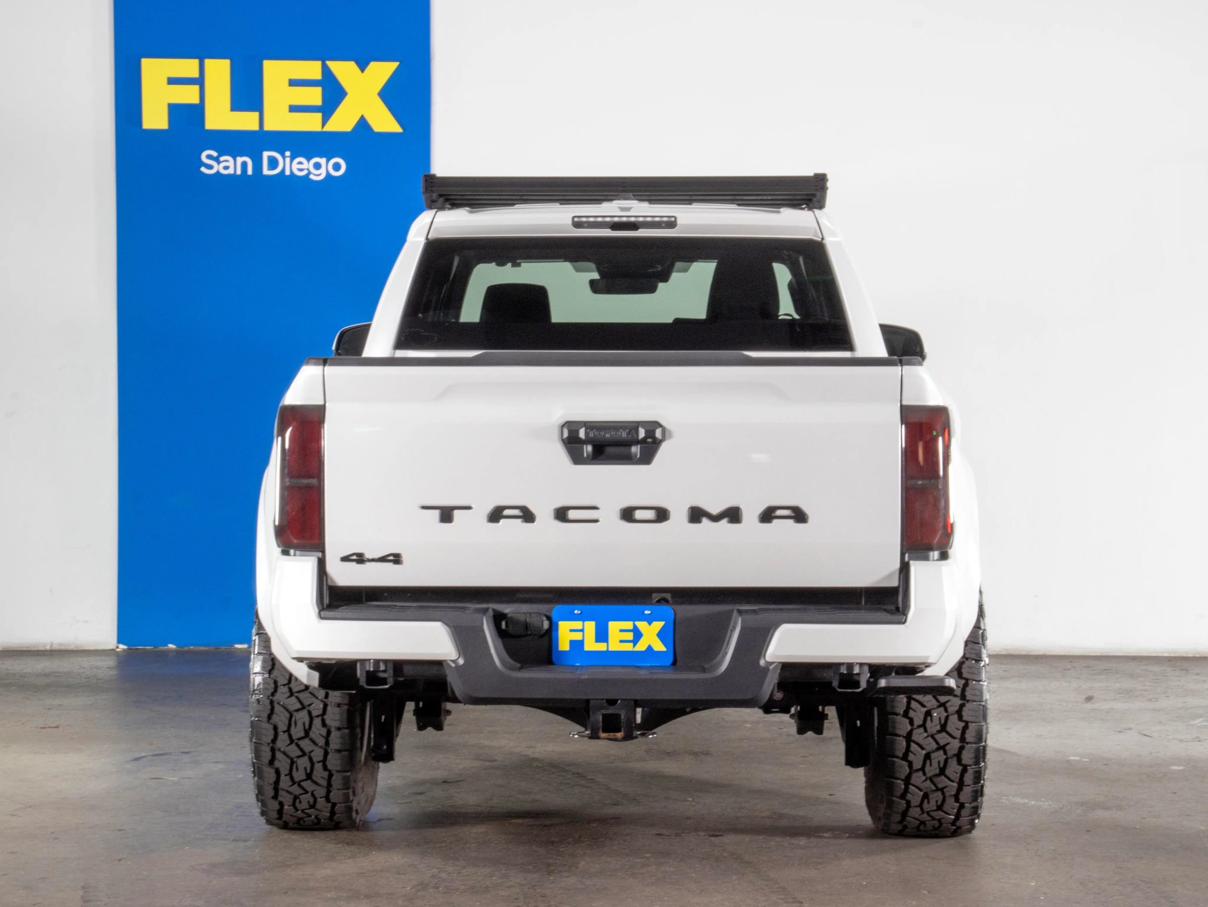 Used 2024 Toyota Tacoma TRD Sport AWD/4WD image 4