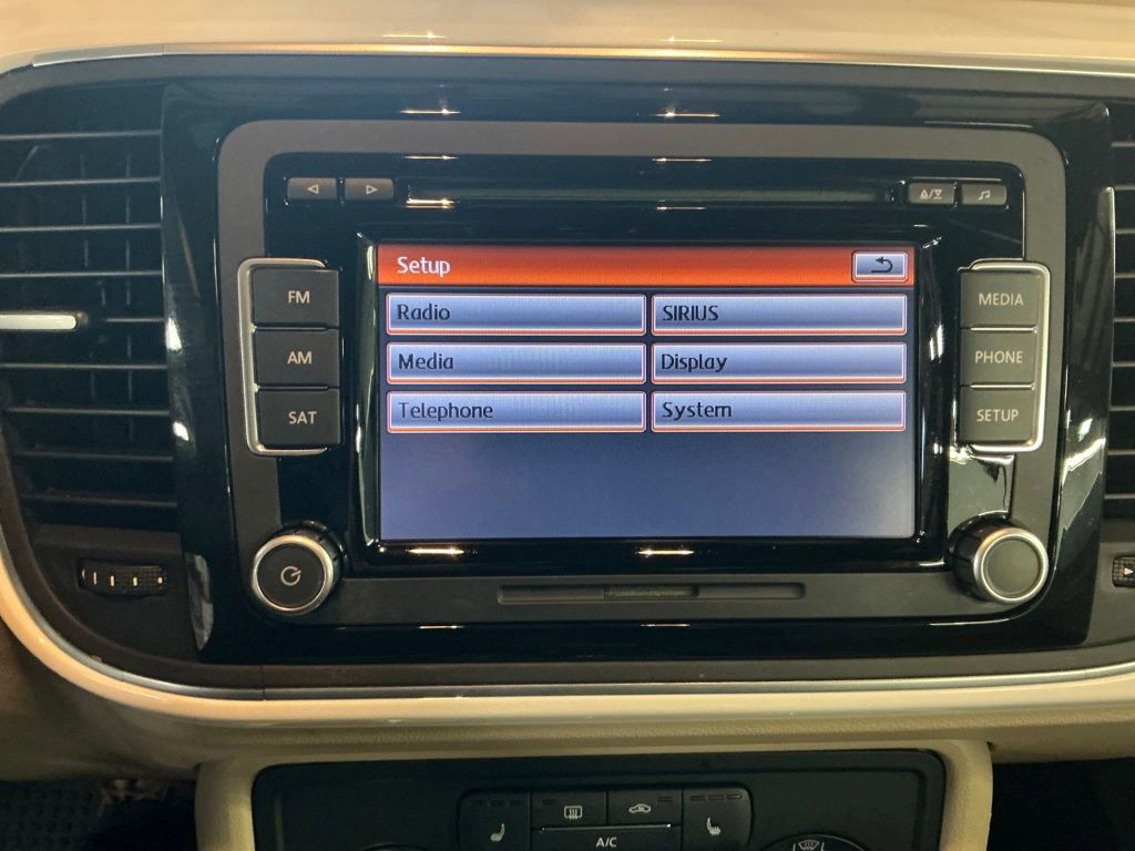 Used 2013 Volkswagen Beetle 2.5 image 23