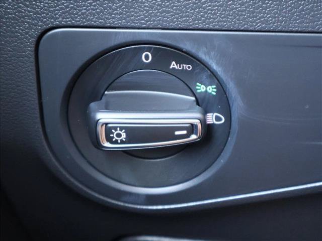 Used 2023 Volkswagen Tiguan SE AWD/4WD image 16