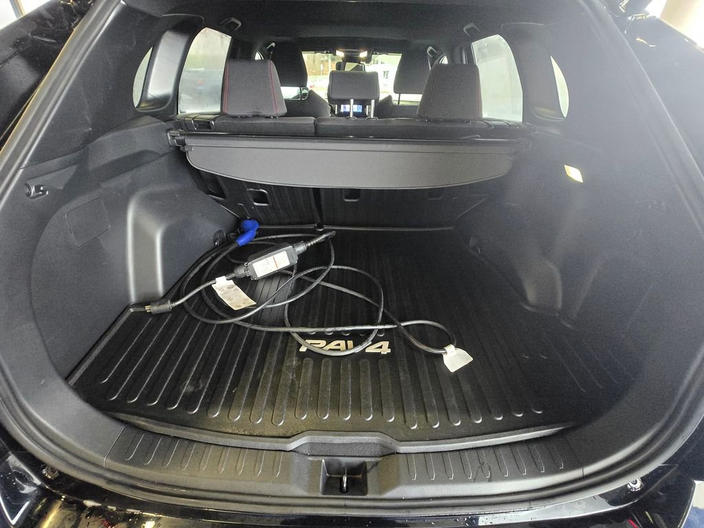 Used 2024 Toyota RAV4 SE image 8