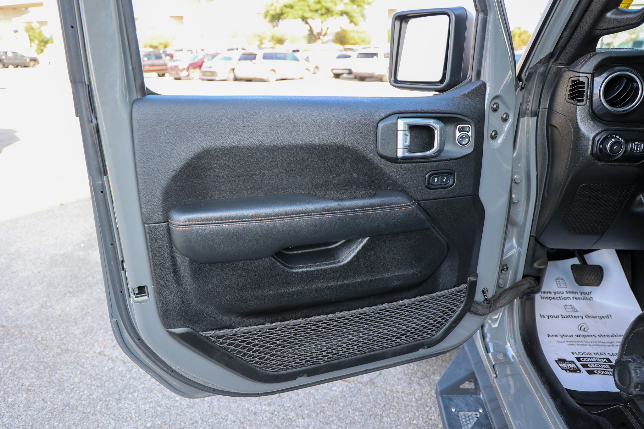 Used 2022 Jeep Wrangler Unlimited Rubicon w/ Trailer Tow Package AWD/4WD image 39