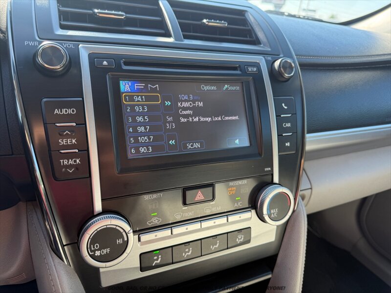 Used 2013 Toyota Camry LE FWD image 24