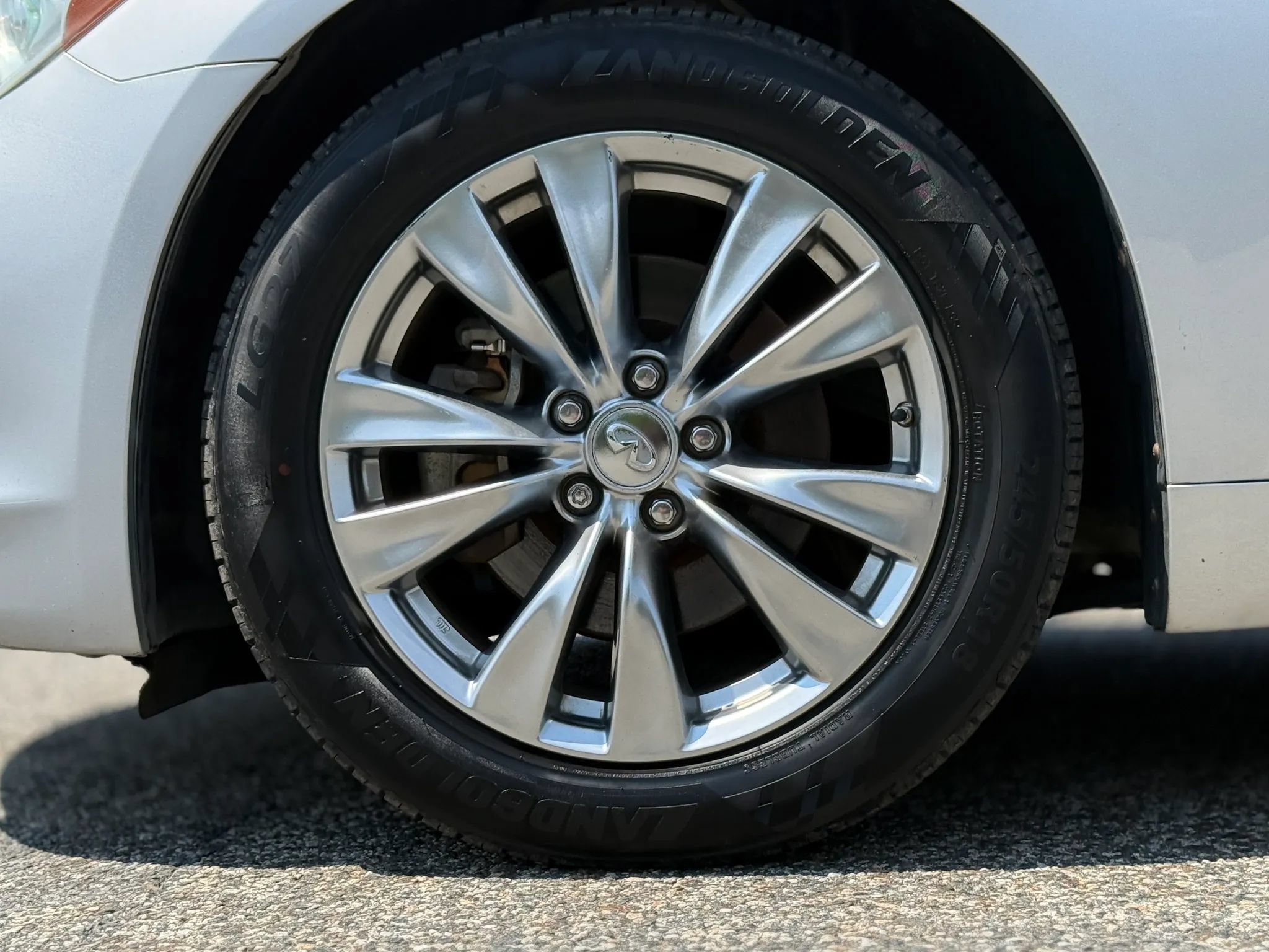 Used 2011 INFINITI M37 w/ Deluxe Touring Pkg RWD image 31