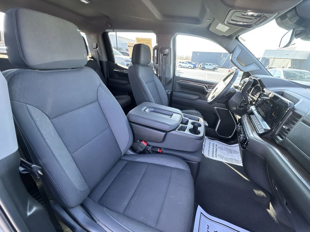 Used 2024 Chevrolet Silverado 1500 LT image 24