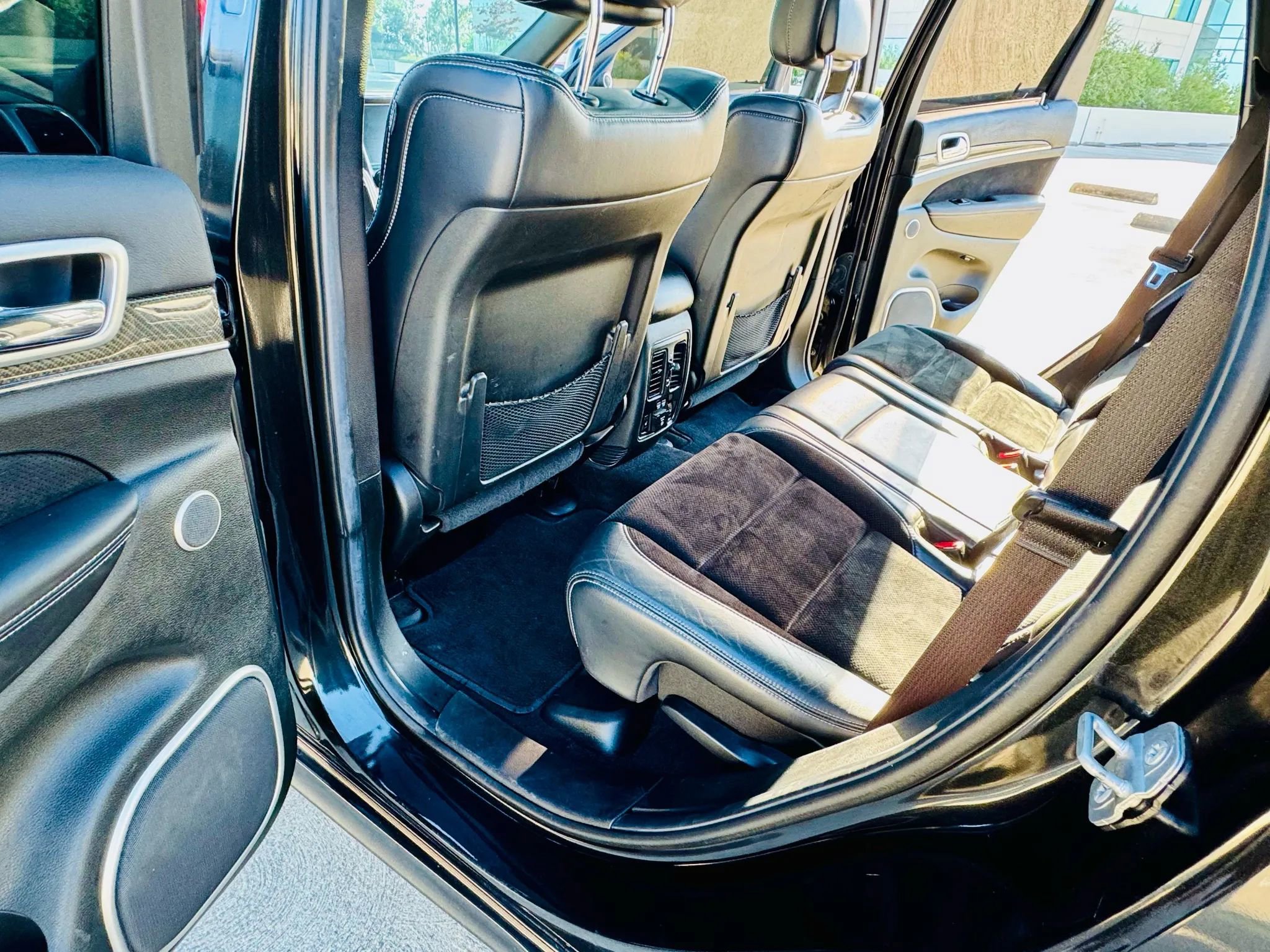 Used 2014 Jeep Grand Cherokee SRT8 w/ Luxury Group II image 45