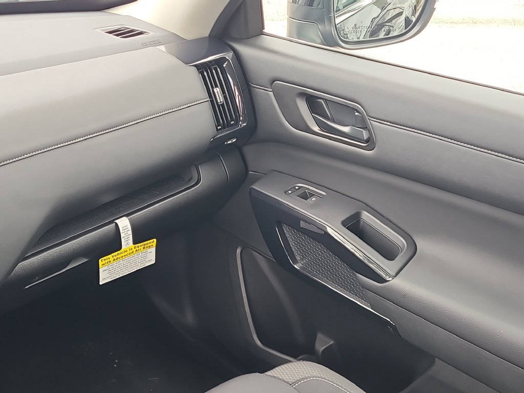 Certified 2026 Nissan Pathfinder SV FWD image 20