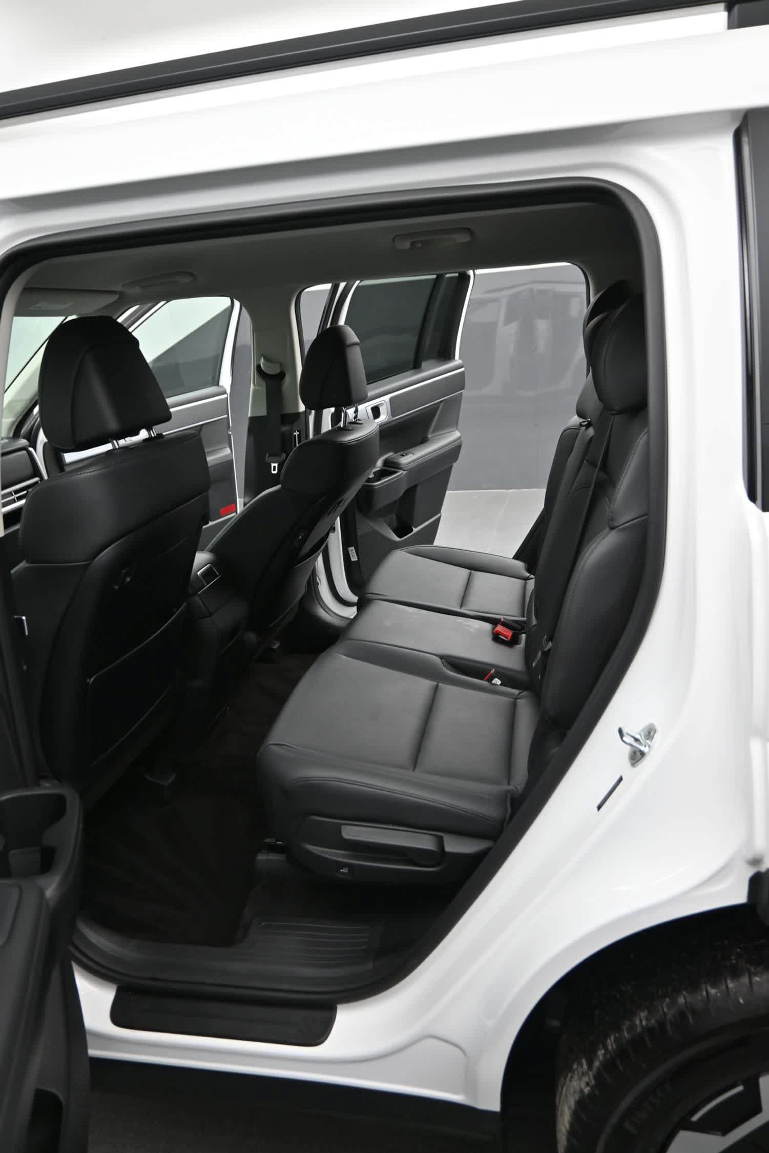 Certified 2026 Hyundai Santa Fe SEL AWD/4WD image 15