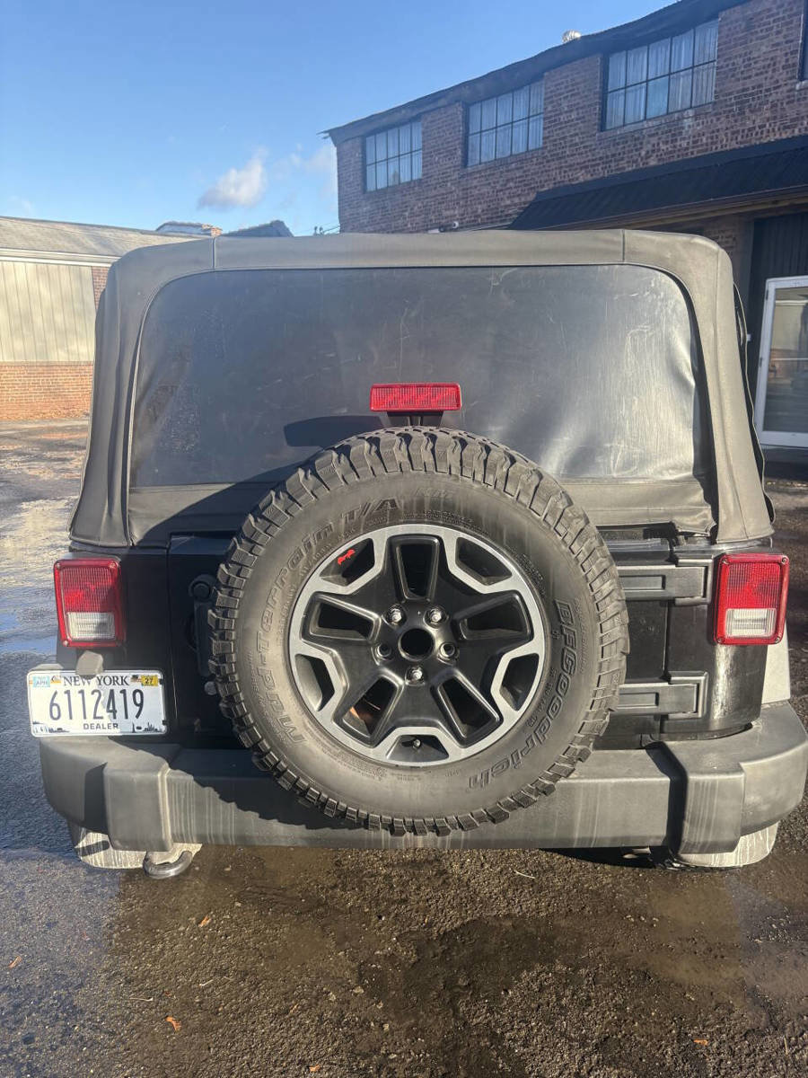 Used 2013 Jeep Wrangler Sport AWD/4WD image 10
