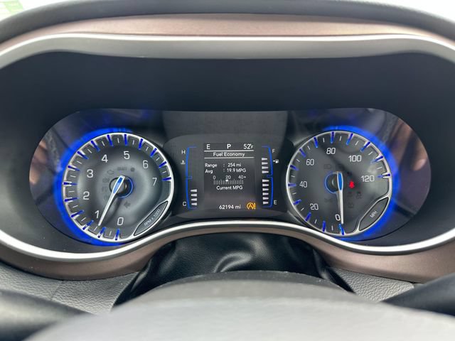 Used 2022 Chrysler Voyager LX FWD image 22