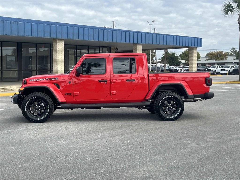 New 2025 Jeep Gladiator Sport image 2